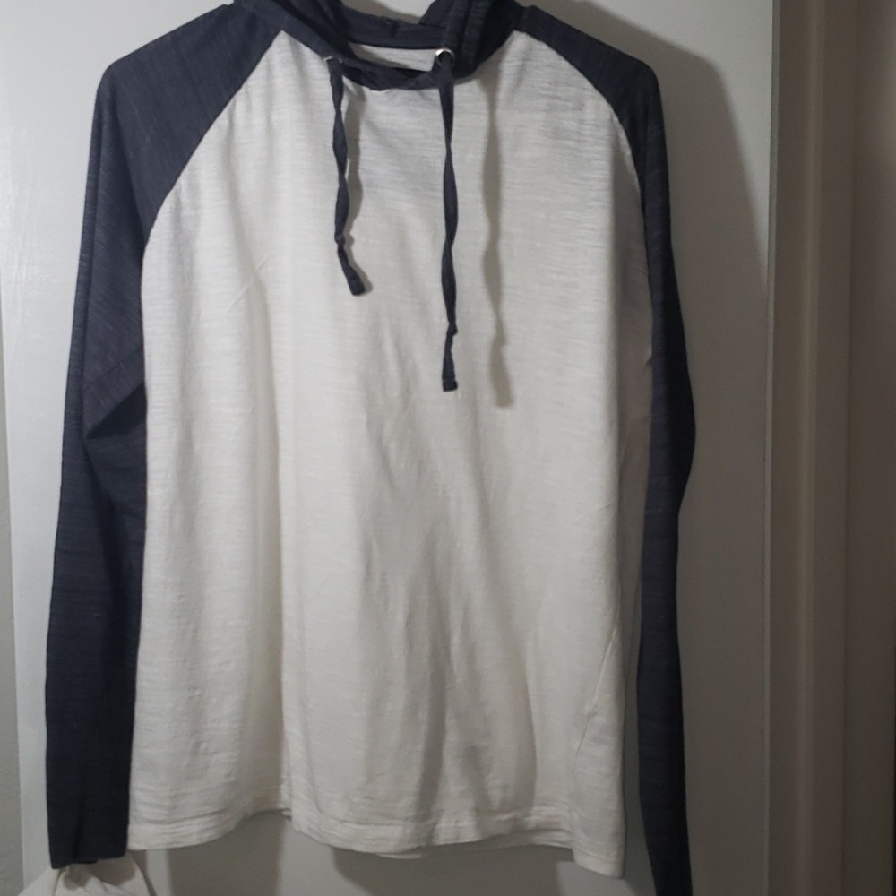 Long sleeve hooded tee shirt